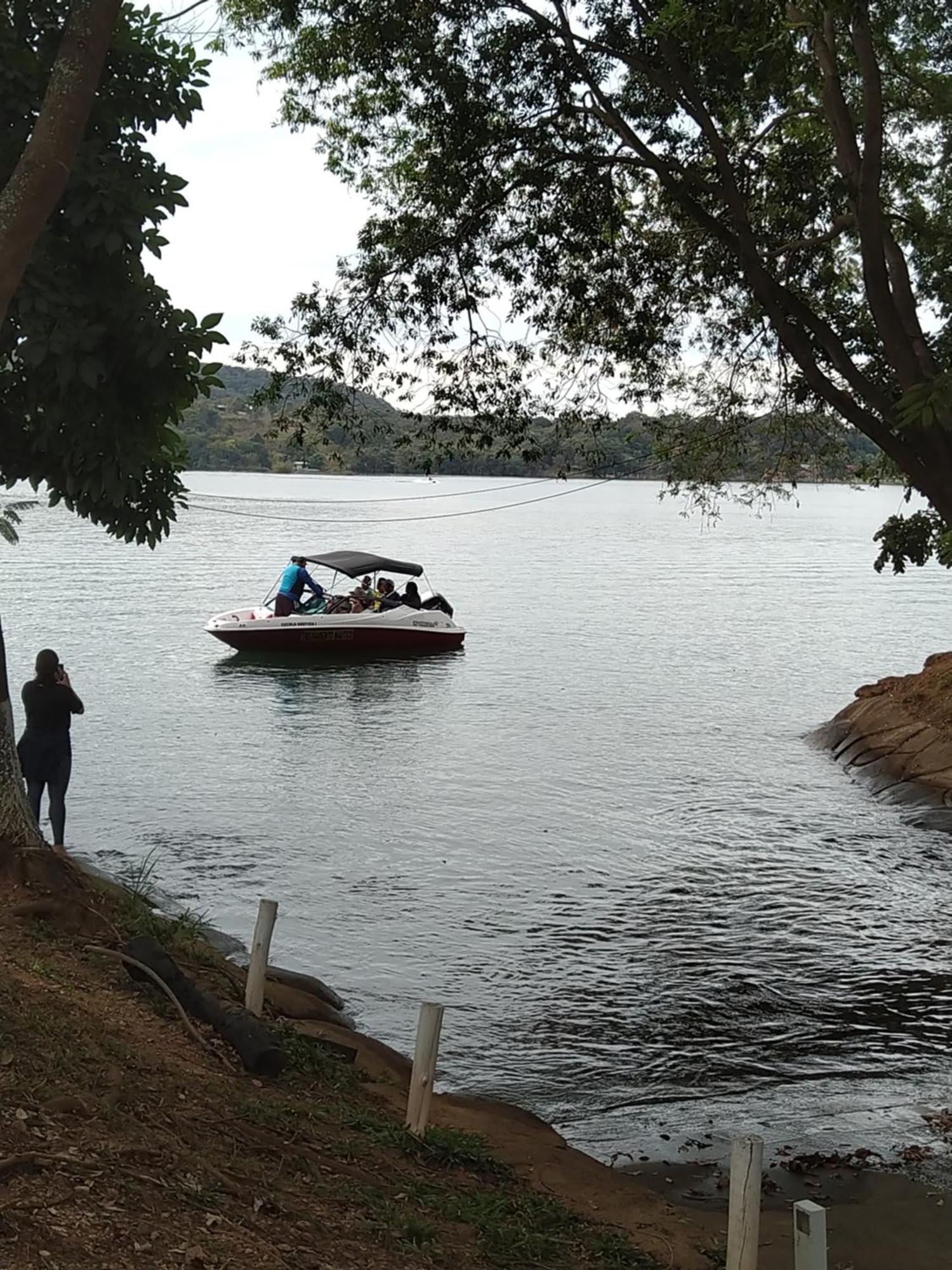 Apartamento Do Lago, Com Churrasqueira Privativa , Cozinha , Internet Banda Larga, Rampa Barco E Jet, Pesqueiro - B101 Caldas Novas Exterior foto